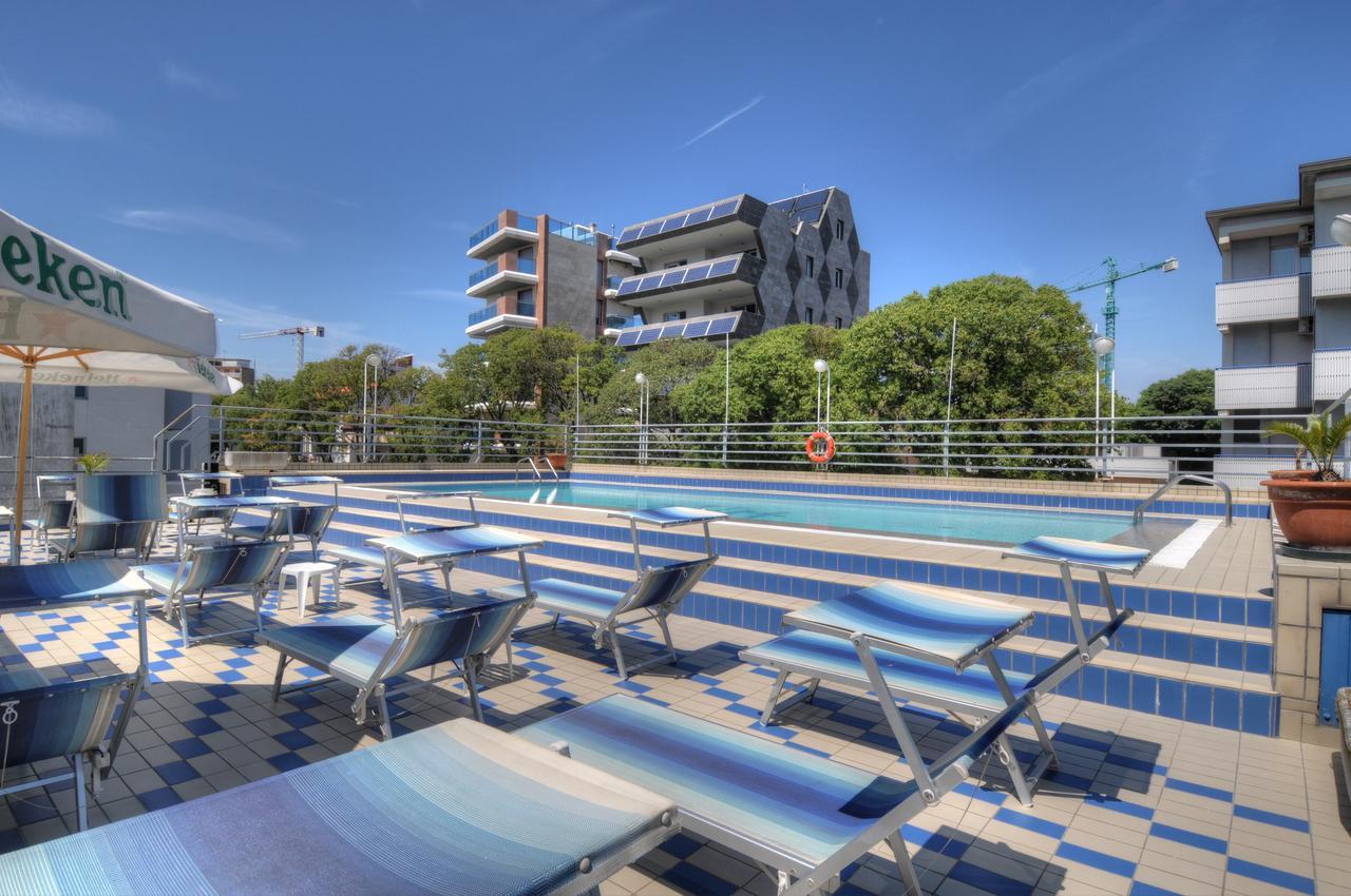 Hotel Blue Marine Lignano Sabbiadoro Luaran gambar