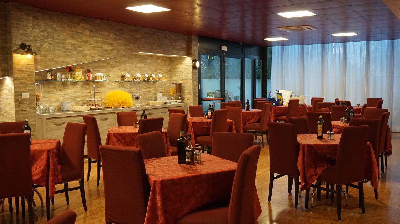 Hotel Blue Marine Lignano Sabbiadoro Luaran gambar